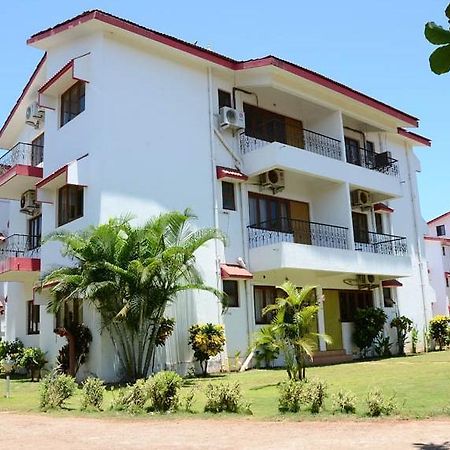 M N Resorts Baga Exterior foto