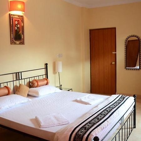 M N Resorts Baga Exterior foto